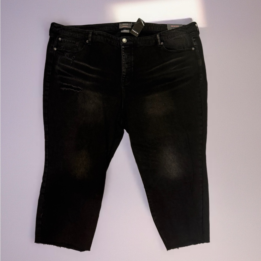 NWT Torrid Black Cropped Jeans